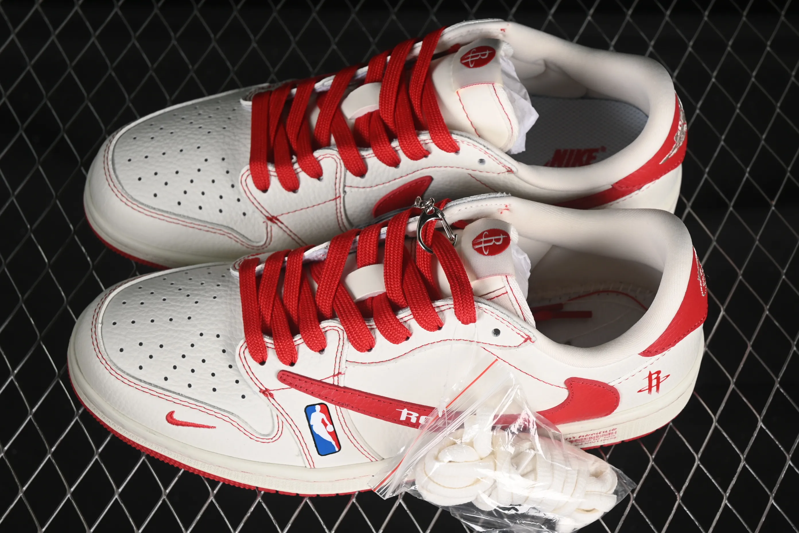 All categories Air Jordan Jordan series basketball shoes Air Jordan 1 Low high-end customized low-top sneakers Travis Scott x Fragment Design x Air Jordan 1 Low OG SP AJ1 joint model low-top cultural casual sneakers SC9207-029